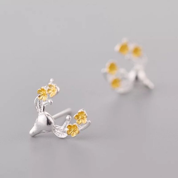 S925 Flower Deer Stud Earrings - Picture 4 of 9